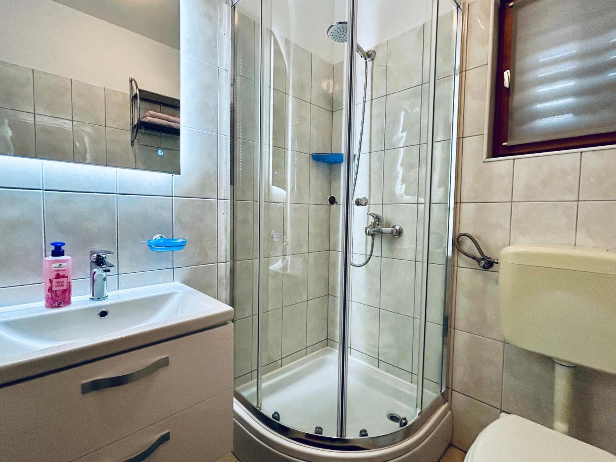 Villa Kiki Бол Екстериор снимка